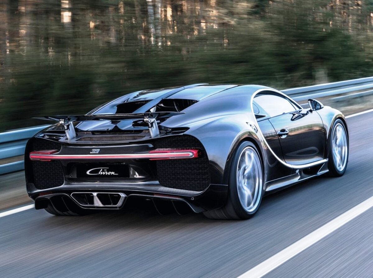 Bugatti Chiron - 2016