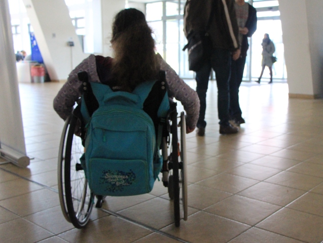 vozík, invalid, knižnica, žilina