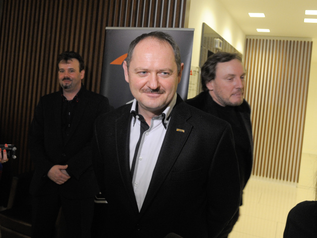 Volebná noc v centrále strany Most-Híd, voľby, Zsolt Simon