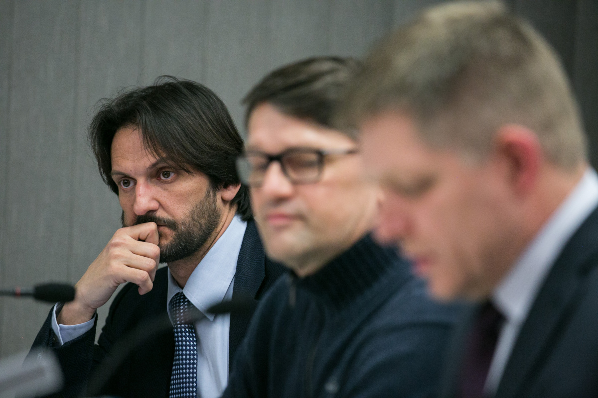 voľby 2016, Fico, Kaliňák, Maďarič, Volebná noc v centrále strany SMER­-SD