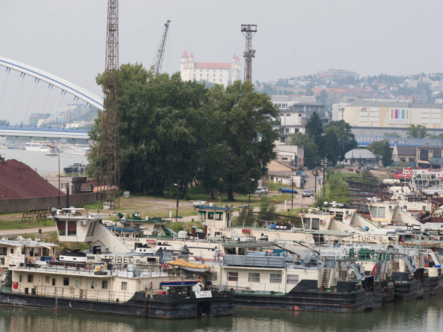 prístav, loď, lode, lodná doprava, Dunaj, Bratislava