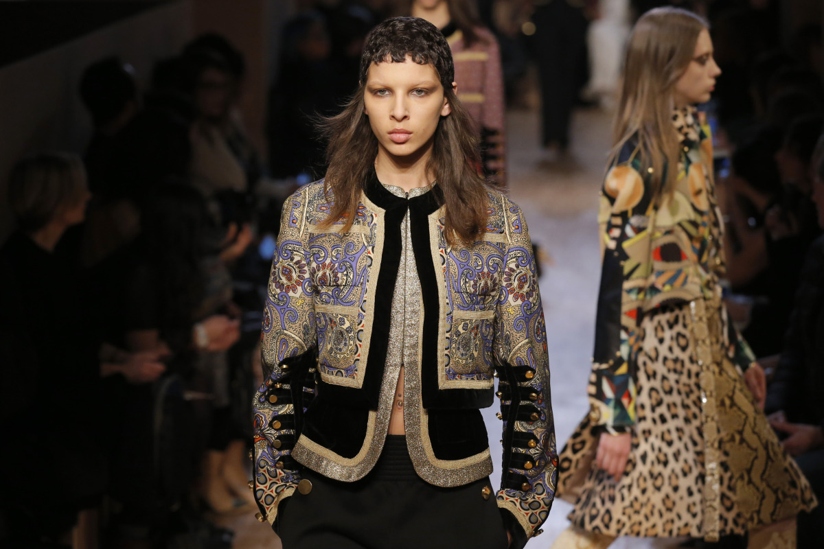 Givenchy - jeseň-zima 2016 - Paríž. 