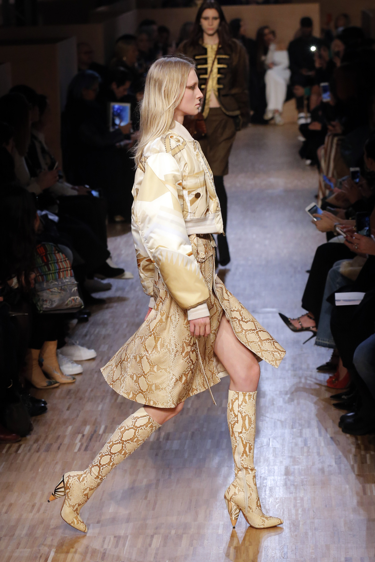 Givenchy - jeseň-zima 2016 - Paríž. 