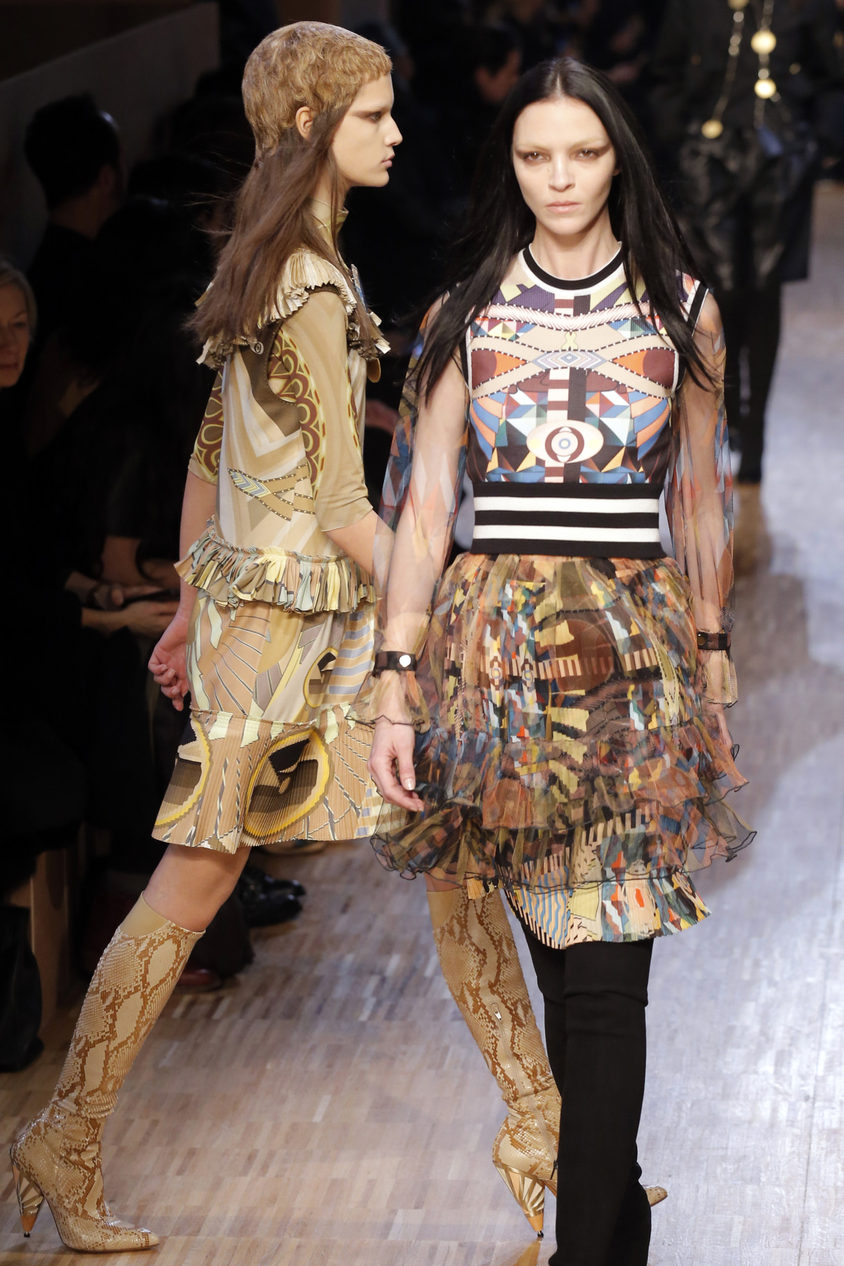 Givenchy - jeseň-zima 2016 - Paríž. 