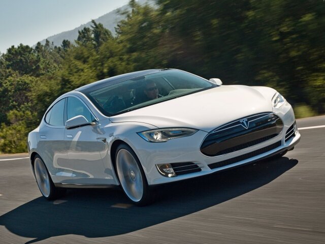 Tesla Model S - 2013