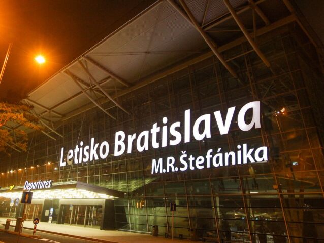 letisko, letisko bratislava, letisko Milana Rastislava Štefánika