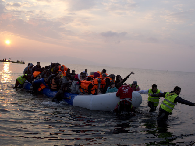 Grécko, migranti, utečenci, loď