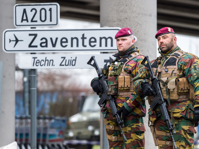 belgicko, brusel, letisko zaventem, vojaci,