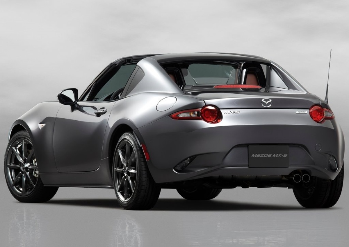 Mazda-MX-5 RF 2017 1024x768 wallpaper 07