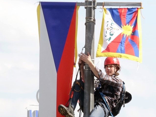 Česká republika, Čína, demonštranti, Si Ťin-pching, Praha, čínska vlajka, tibetská vlajka