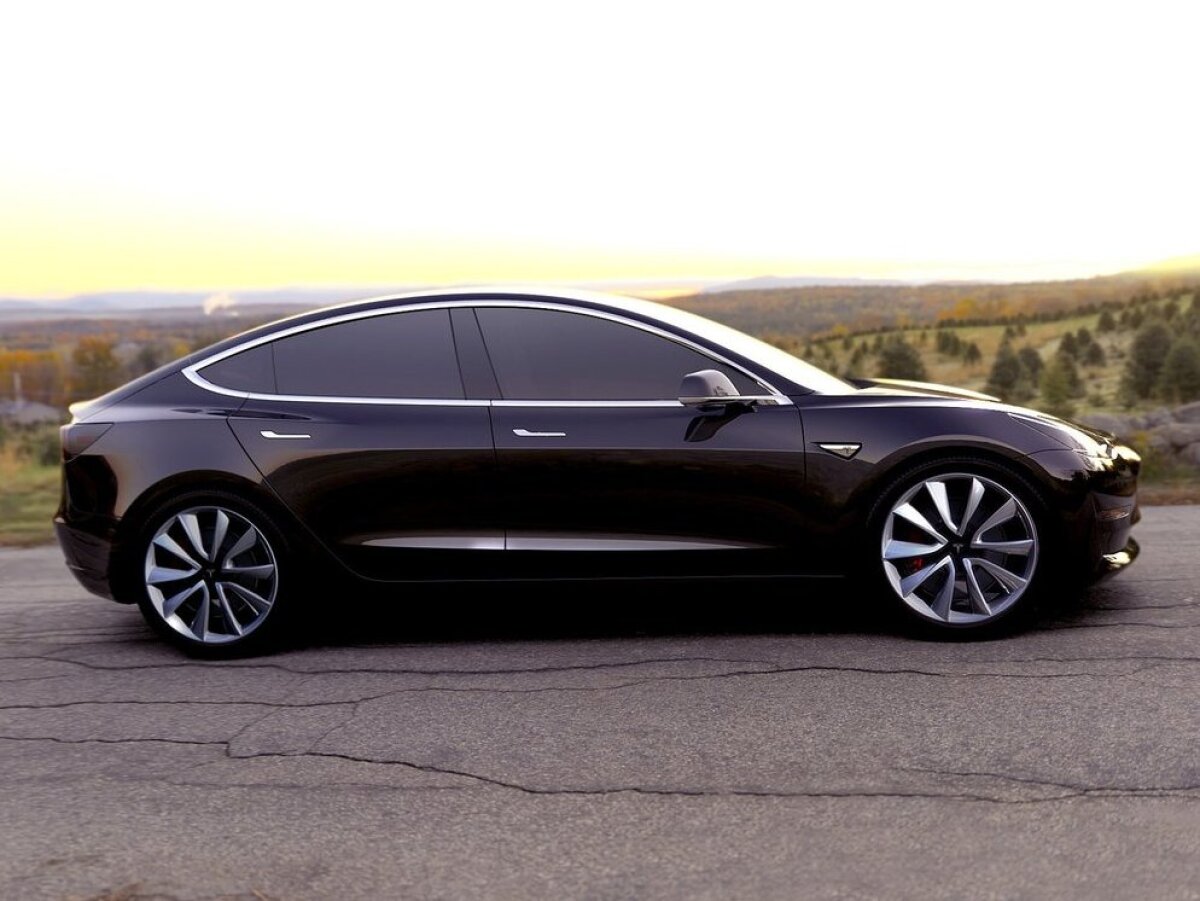 Tesla Model 3 - 2017