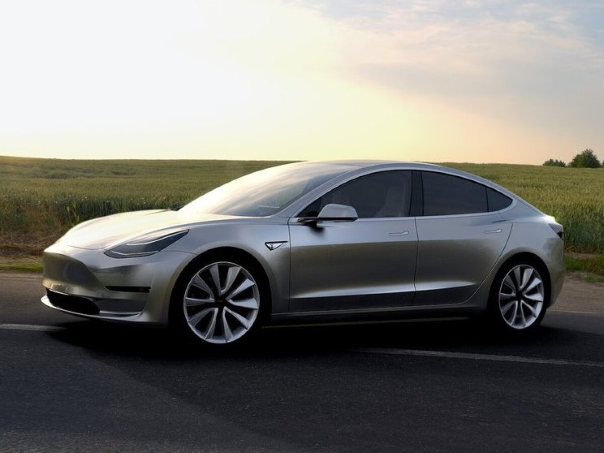 Tesla Model 3 - 2017