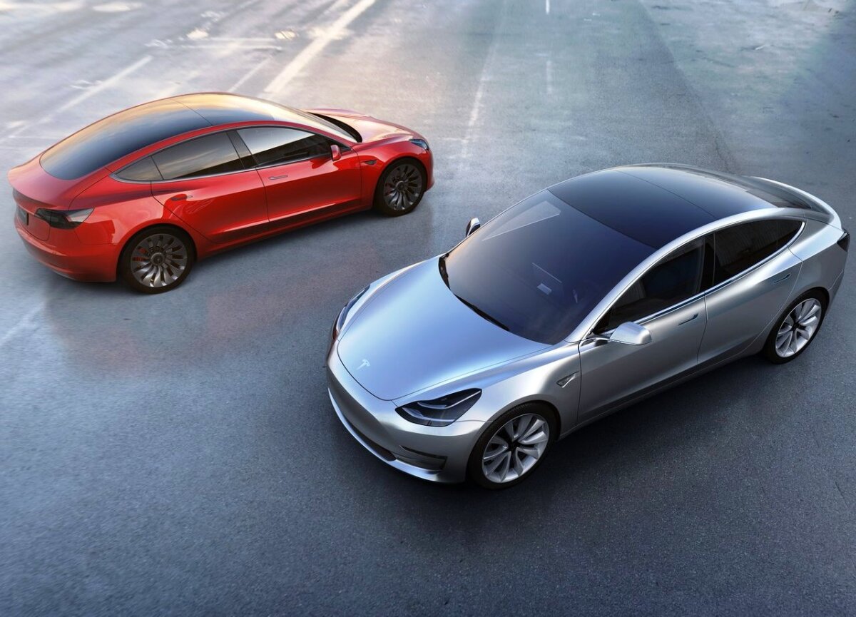 Tesla Model 3 - 2017