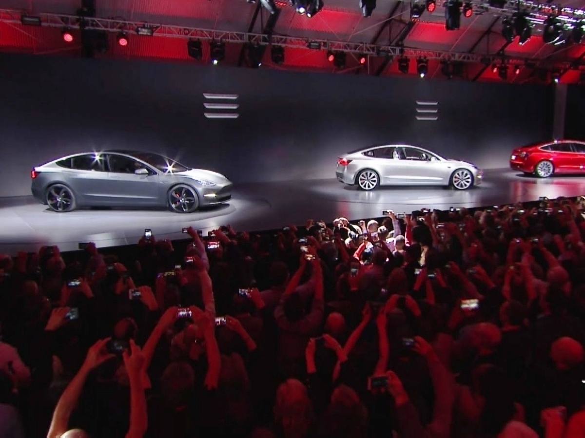 Tesla Model 3 - 2017