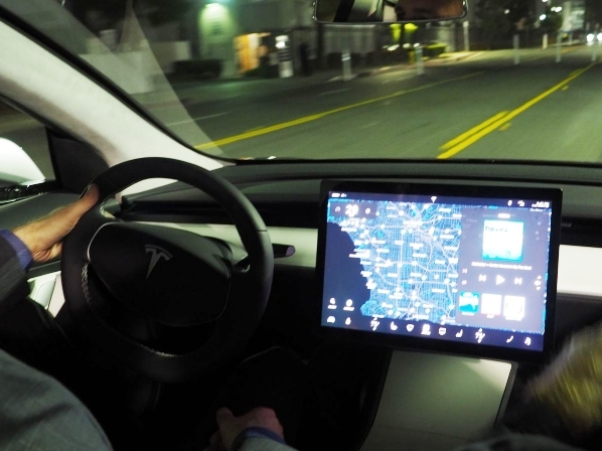Tesla Model 3 - 2017