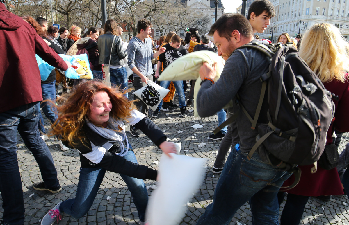 Bratislava pillow fight day, vankúšová bitka