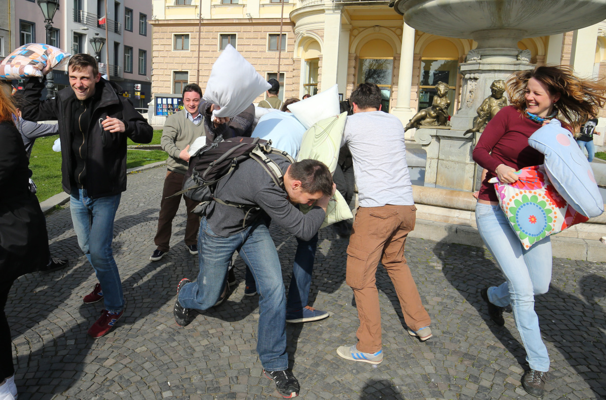 Bratislava pillow fight day, vankušová bitka