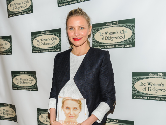 Cameron Diaz - džínsy - úzke verzus široké. 