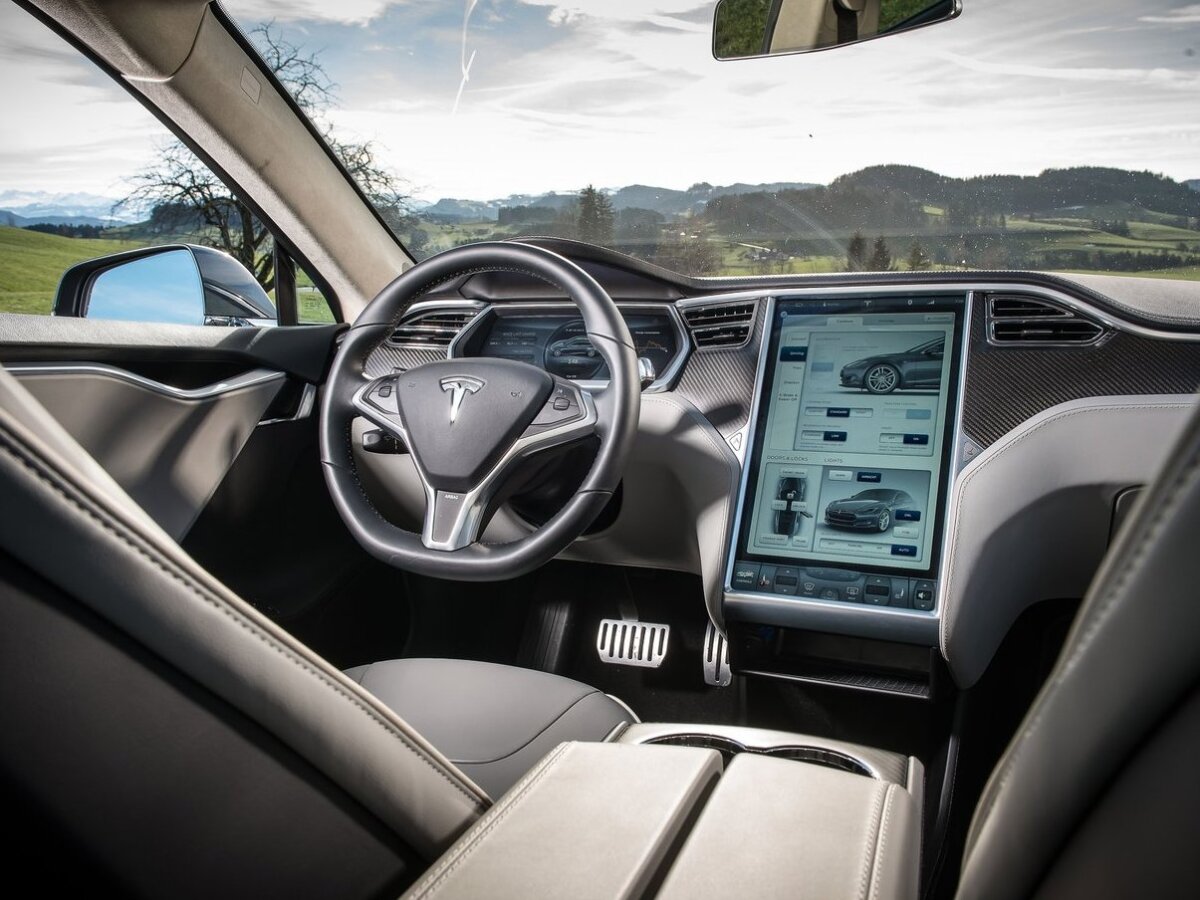 Tesla Model S - 2016