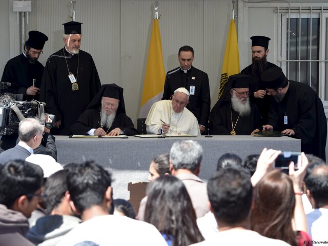 Pápež František, ekumenický patriarcha Bartolomej I. ,aténsky arcibiskup Ieronymos II.