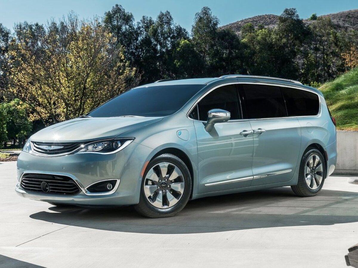 Chrysler Pacifica - 2016