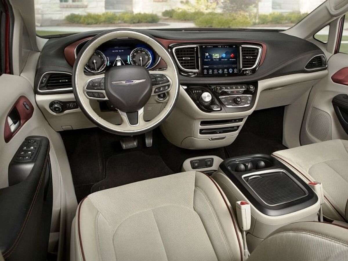 Chrysler Pacifica - 2016