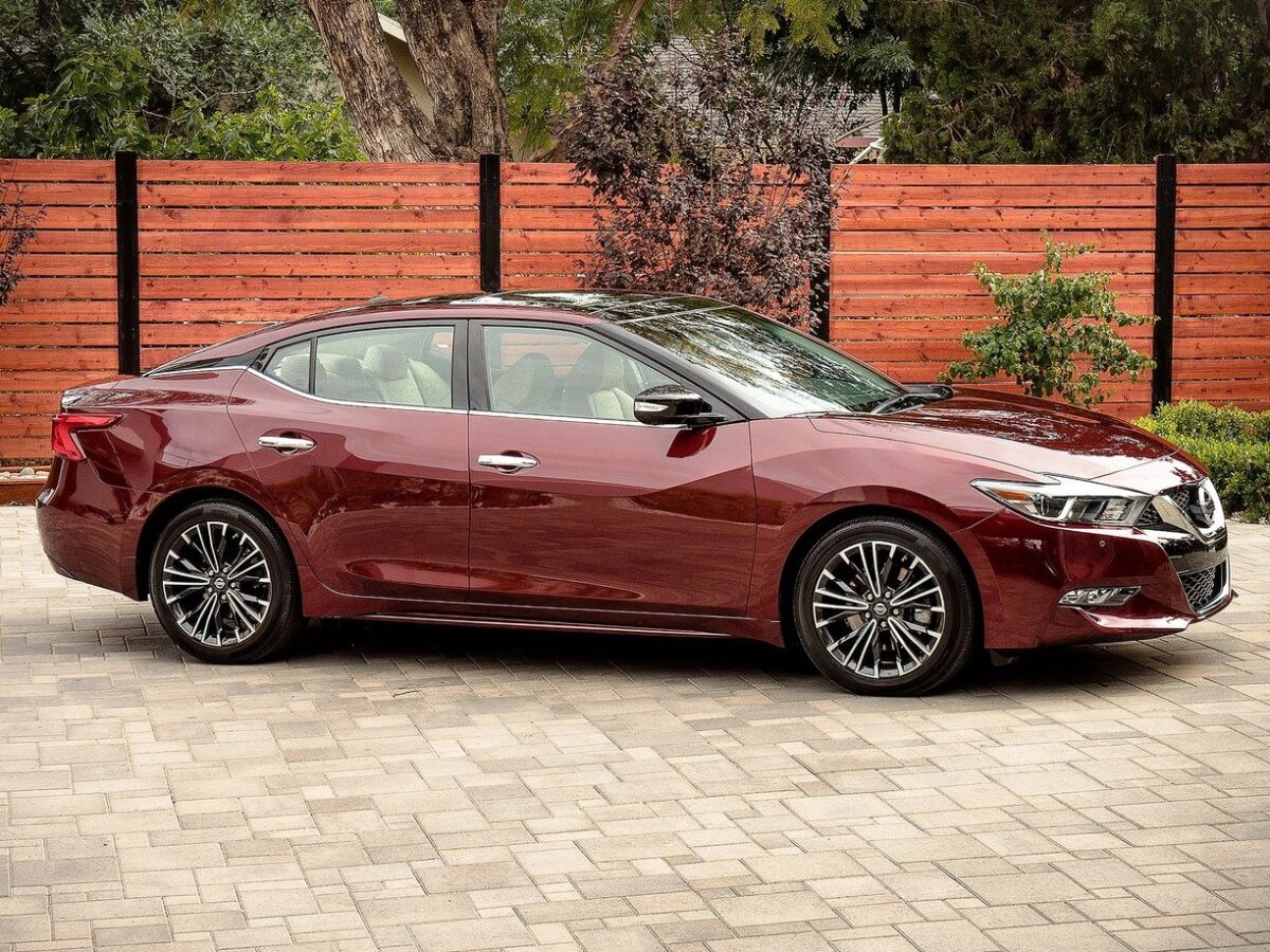 Nissan Maxima - 2016
