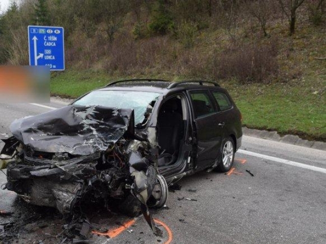 dopravná nehoda, havária, zničené auto, auto,