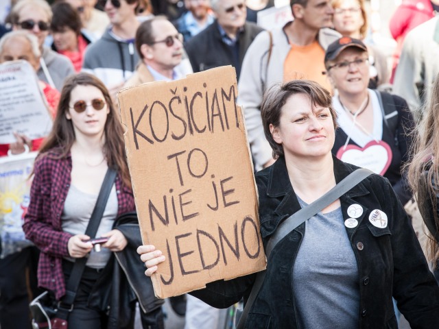 protest ucitelov, parlament