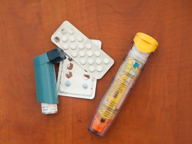 lieky, inhalátor, alergia, tabletky