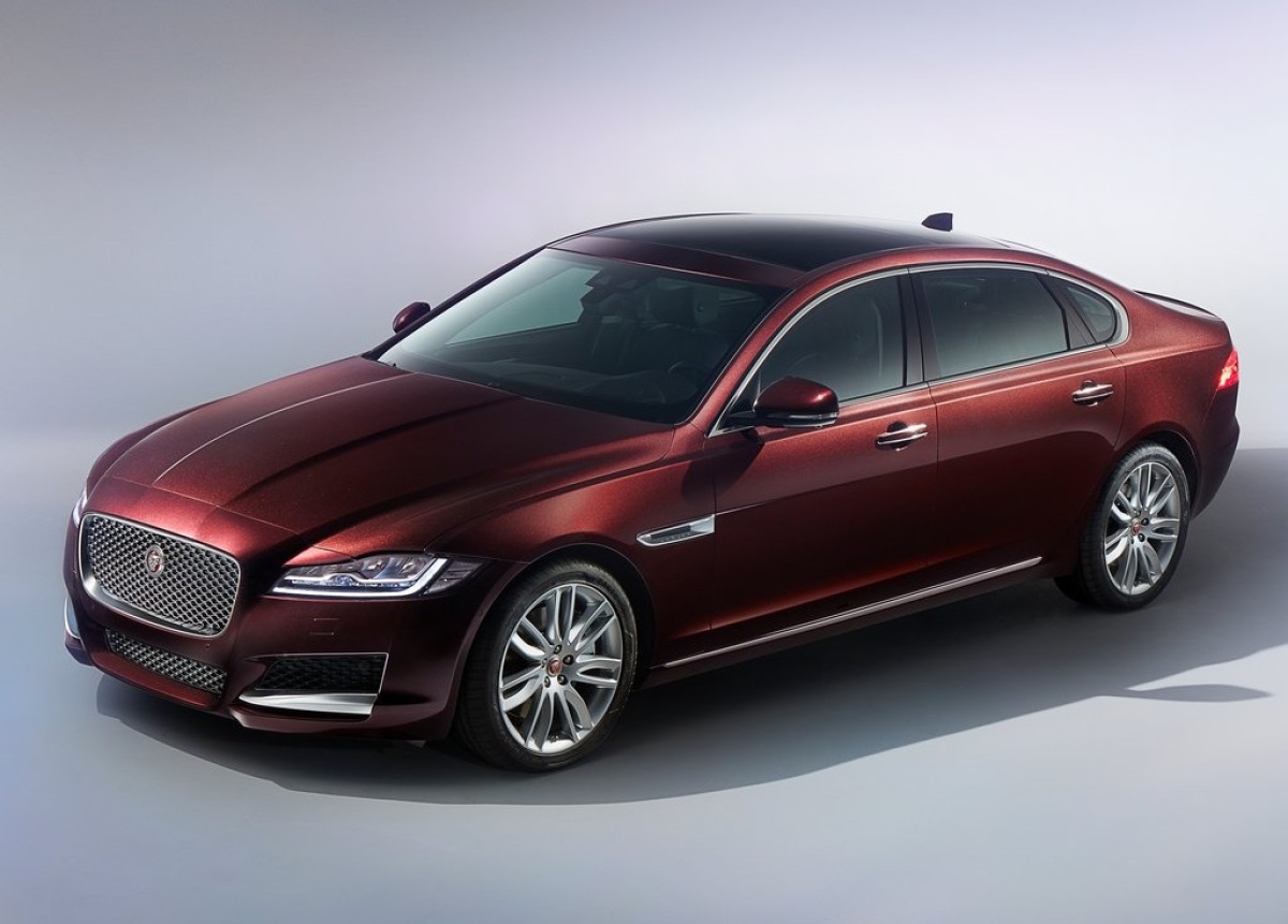Jaguar-XFL-2017-1024-02