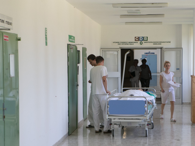 zdravotnictvo, nemocnica pacient zdravotna sestra