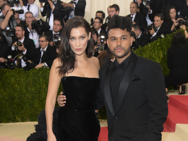 Bella Hadid a jej priateľ- spevák The Weeknd.