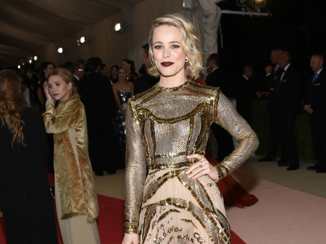 Herečka Rachel McAdams v kreácii Valentino Couture. 
