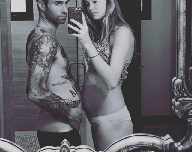 Behati Prinsloo a Adam Levine
