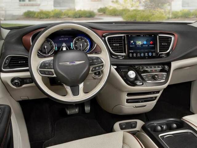 Chrysler Pacifica - 2016