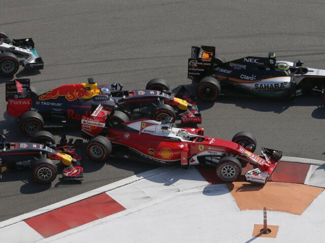 Daniil Kvjat, Sebastian Vettel,