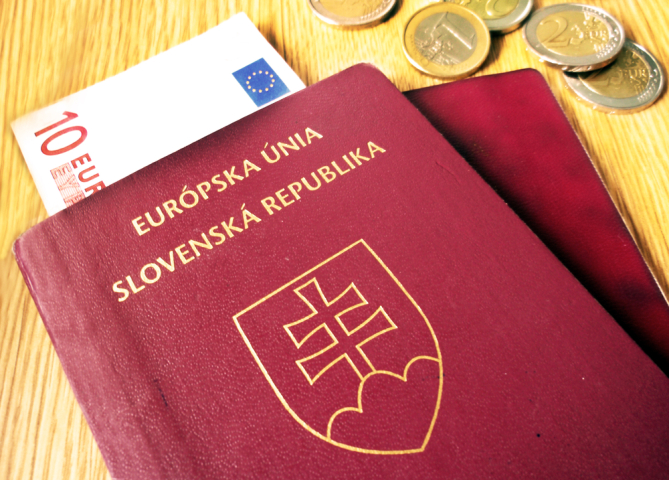 pas, cestovanie, cestovný pas, slovensko, slovený pas, peniaze, turistika, dovolenka, zahraničie, passport,