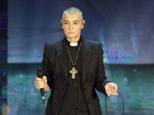 Speváčka Sinead O'Connor na archívnom zábere.