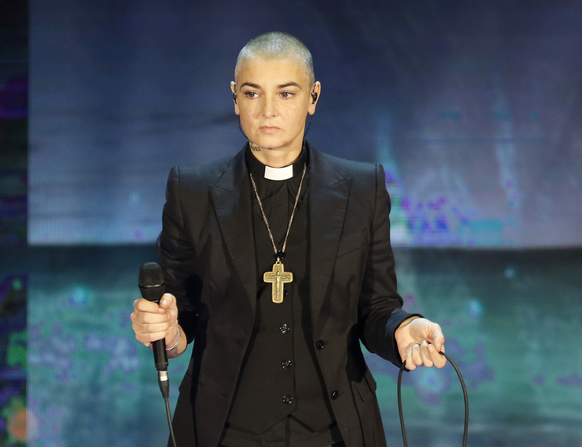 Speváčka Sinead O'Connor na archívnom zábere.