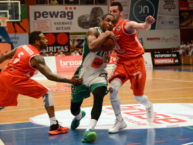Jaytornah Wisseh, T.J. Bannister, Marek Kozlík, Prievidza, Komárno