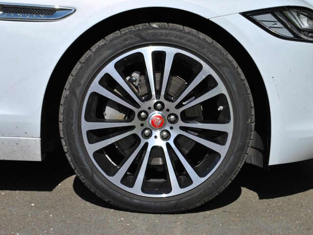 Jaguar XF 20d