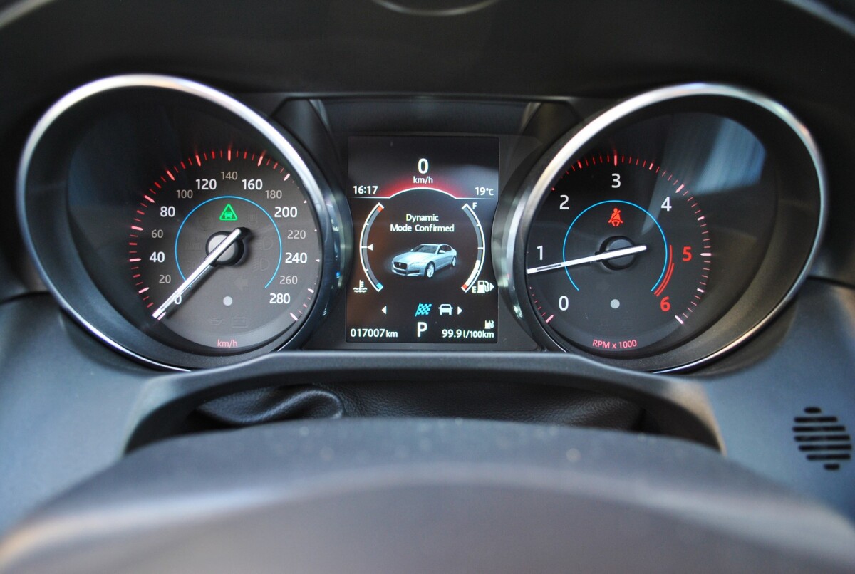 Jaguar XF 20d