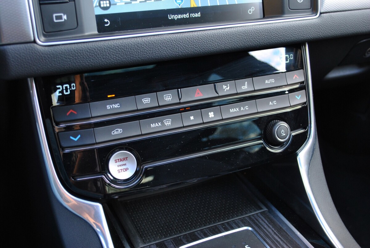 Jaguar XF 20d