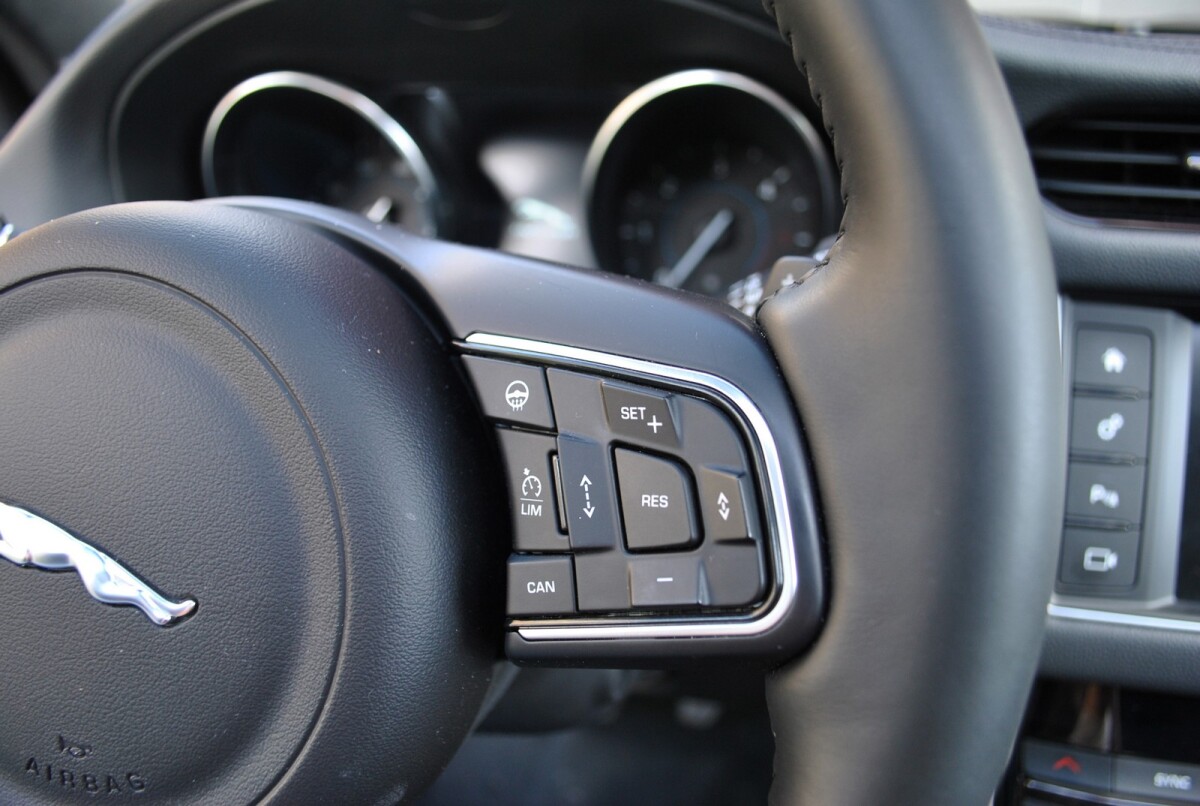 Jaguar XF 20d