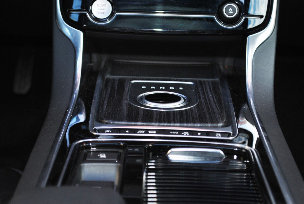 Jaguar XF 20d