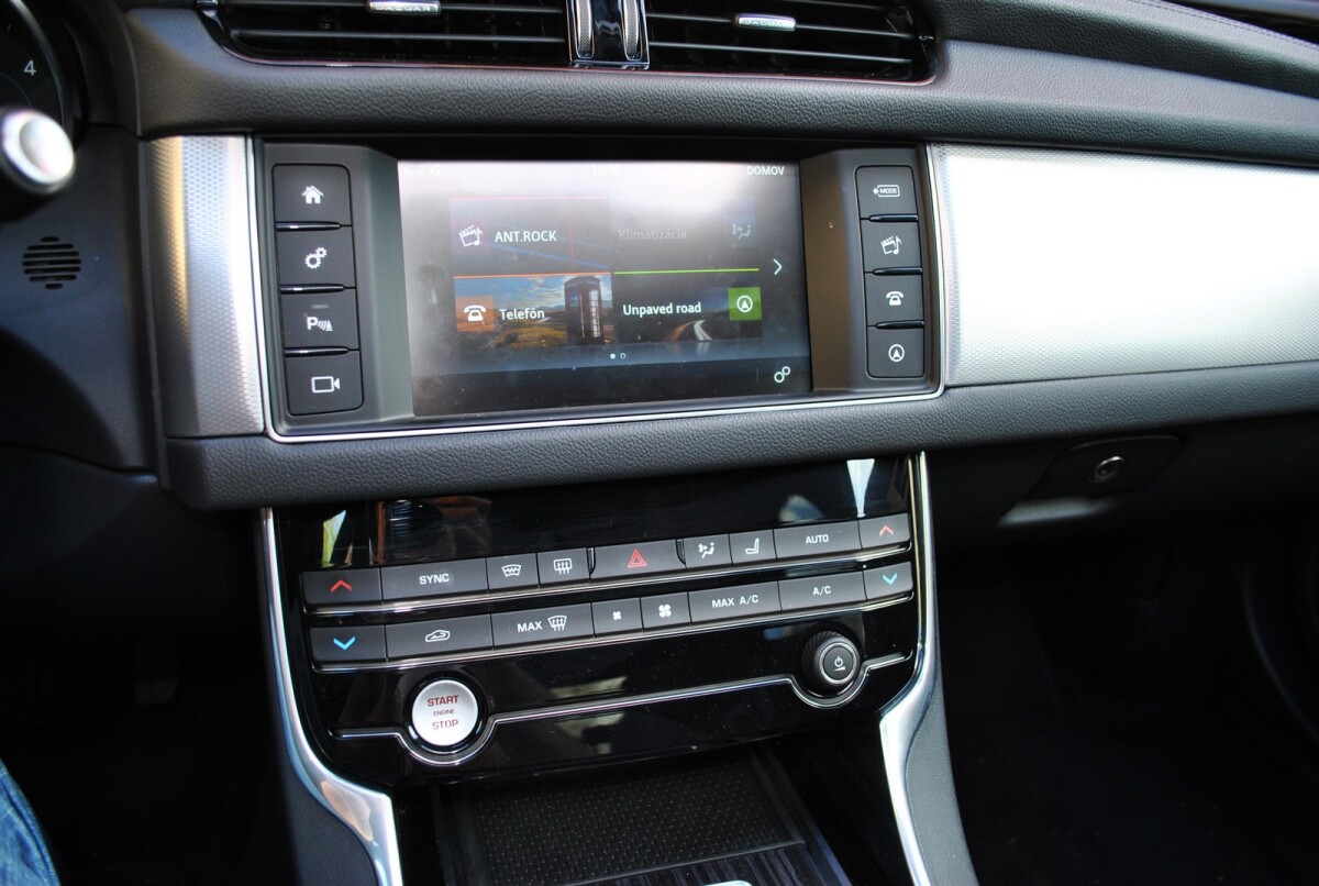 Jaguar XF 20d