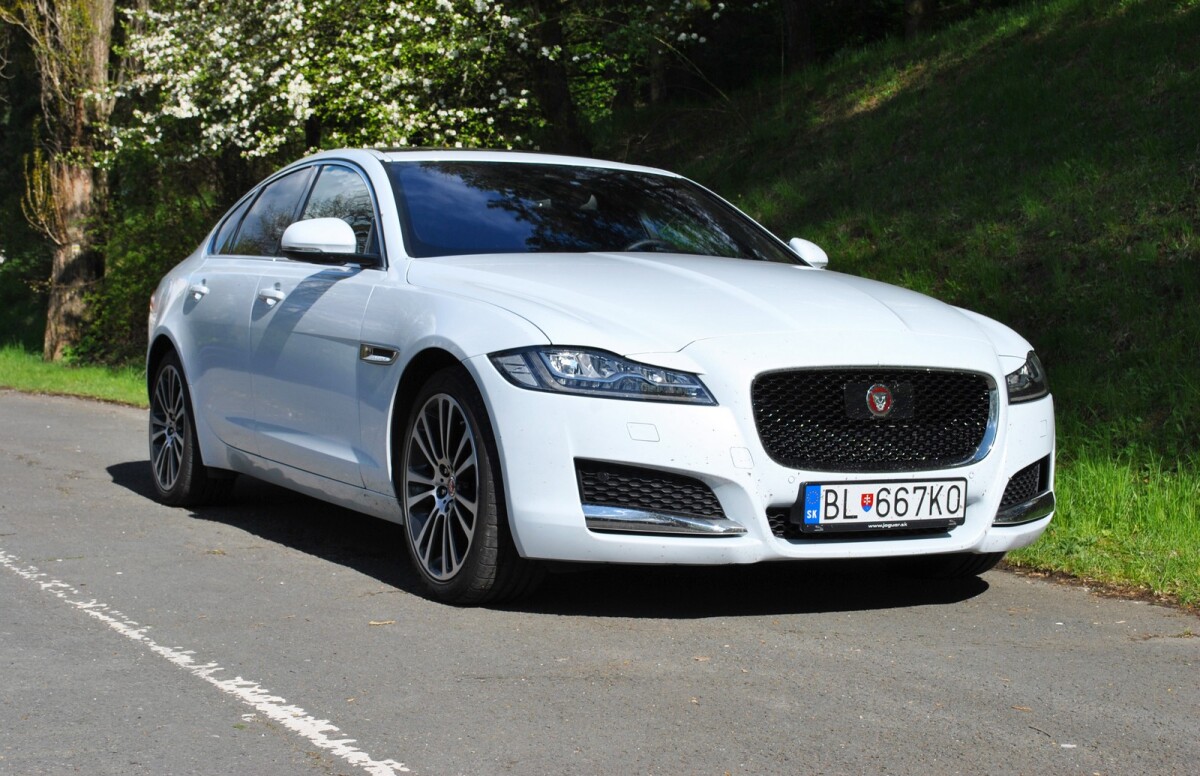 Jaguar XF 20d