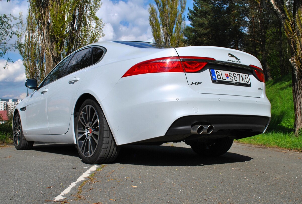 Jaguar XF 20d