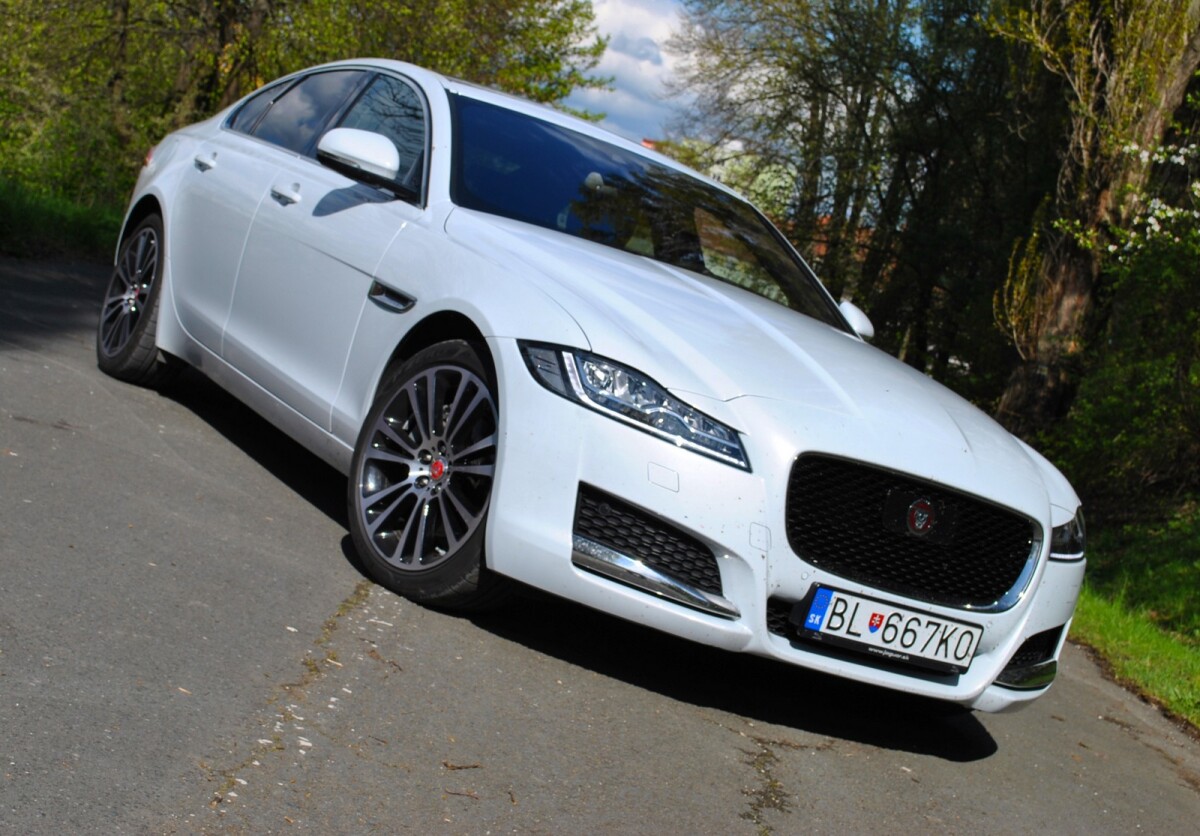 Jaguar XF 20d